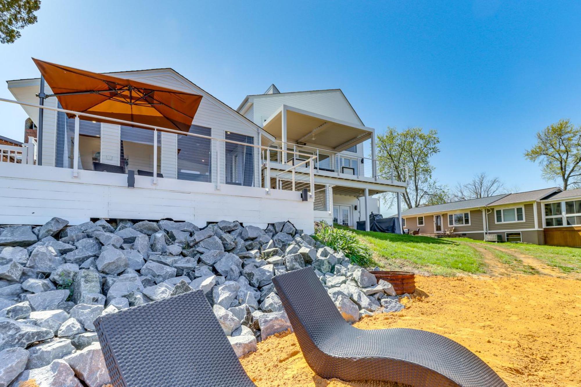 Apartment Waterfront Colonial With Boat Dock! Colonial Beach
